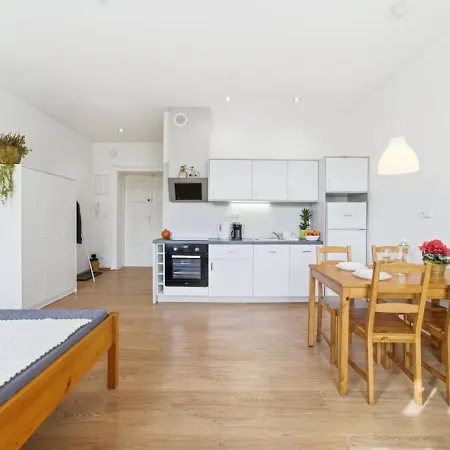 Cozy Center - Homfi Apartament *